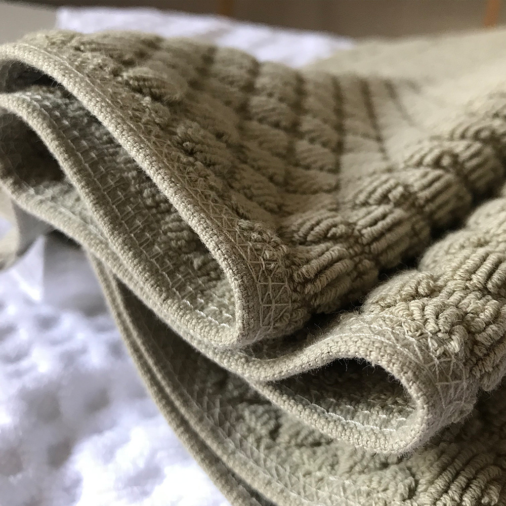 Hotel toilet mat strands jacquard thickened 350g towel bathroom absorbent mat wholesale embroidered logo