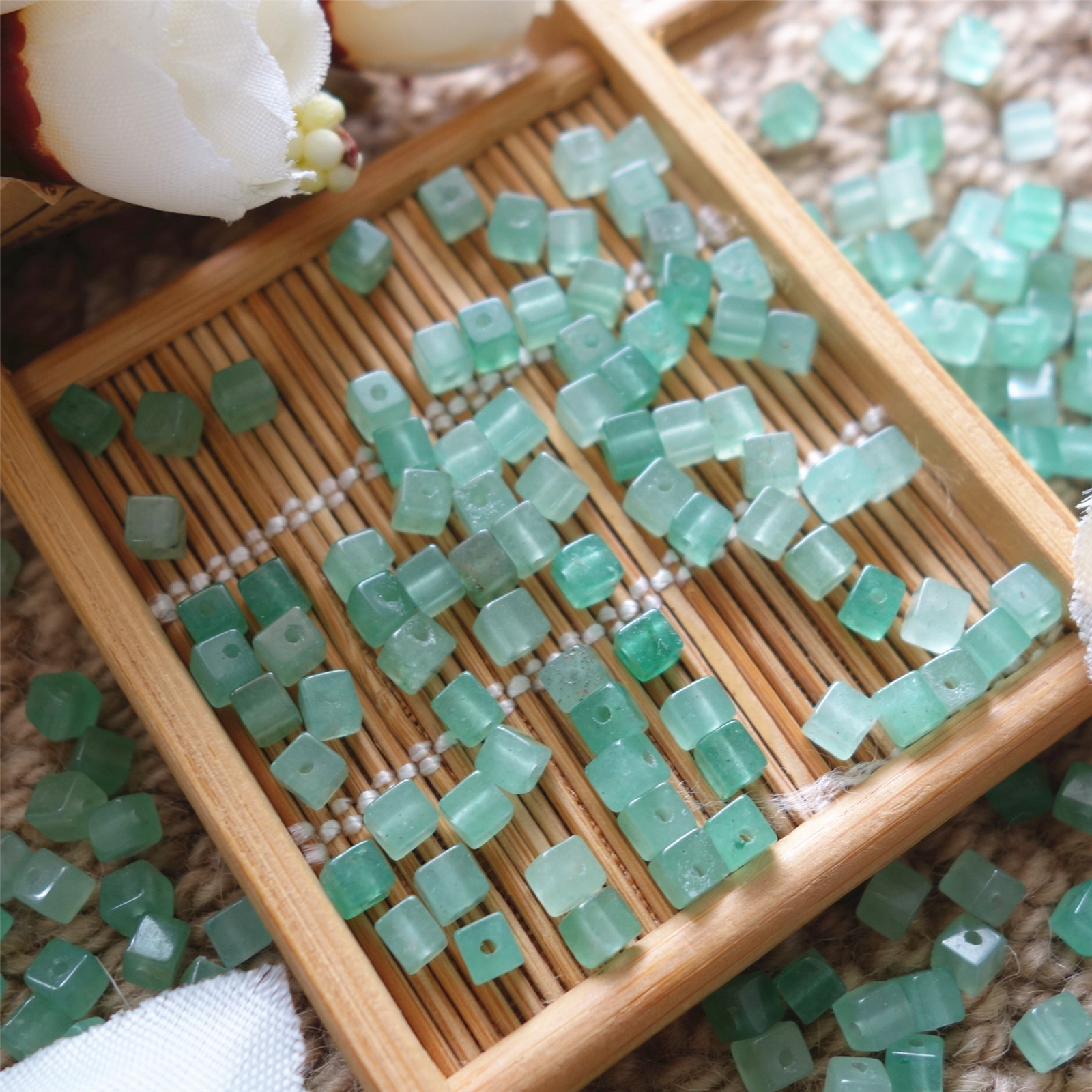 Браслет из натурального камня зеленого авантюрина 4 мм, мини-квадратный браслет с прямым отверстием, подвеска DIY, маленькие аксессуары