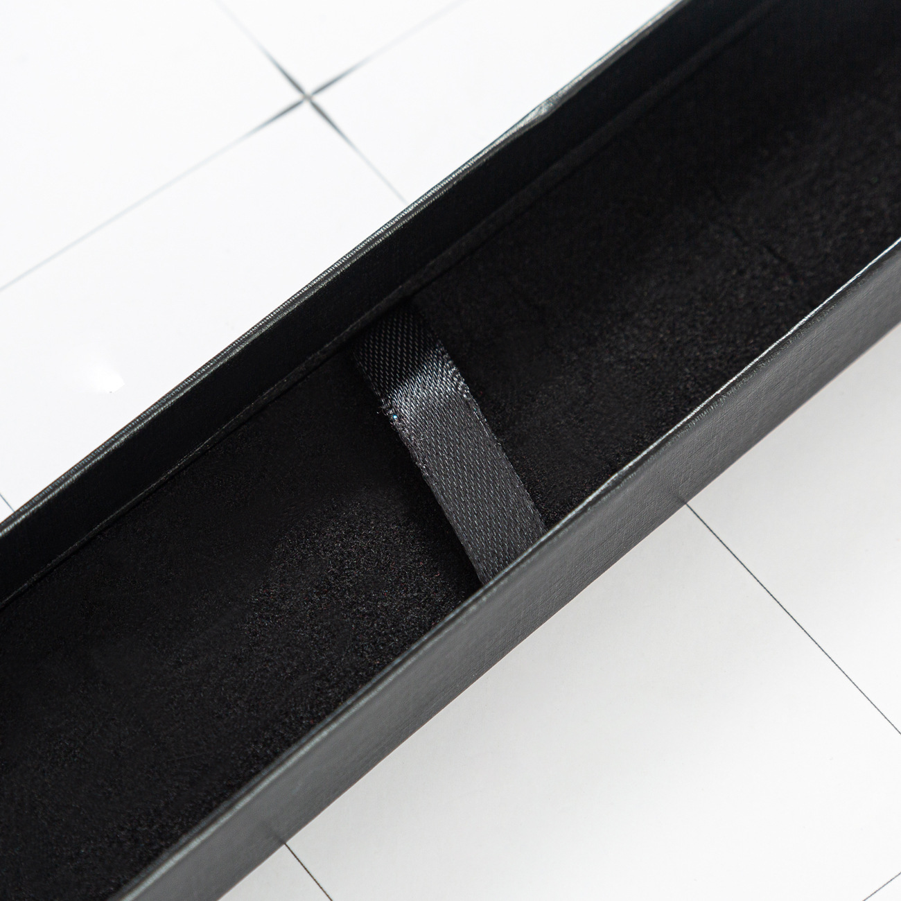 Wholesale spot cover cardboard gift pen box pen box ballpoint pen packaging box bronzing LOGO text