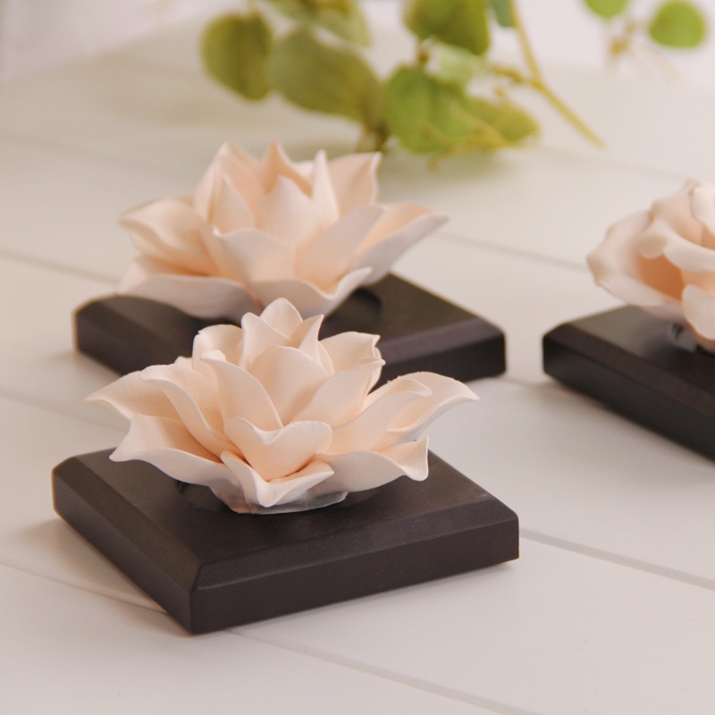 Ceramic Creative Immortal Flower Manufacturer Wholesale Handmade Ceramic Flower Rose Car Perfume Ornaments Absorbent Plaster Flower