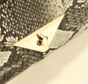 Foreign Trade Women's Bag 2020 Korean Style Spring and Summer New Hand Envelope Bag Clutch Bag Retro Bag Shoulder Bag 1104