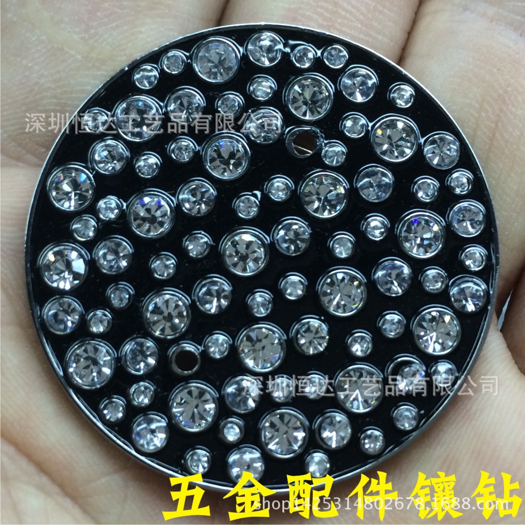 Обработка с инкрустацией алмазами, аппаратные наклейки с алмазами, различные изделия с алмазной инкрустацией, модная ручная работа с алмазами