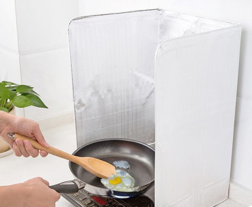 Japanese creative kitchen supplies oil baffle plate oil foil oil baffle stove baffle oil baffle plate