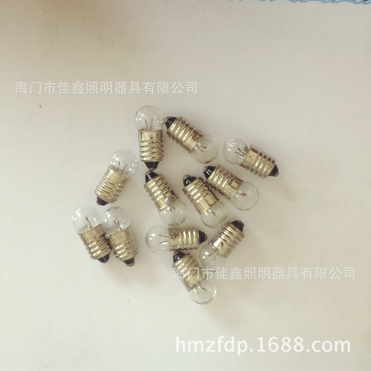 2.5V0.3A flashlight bulb toy small bulb factory direct sales quality assurance 3.8V bulb G11 bulb