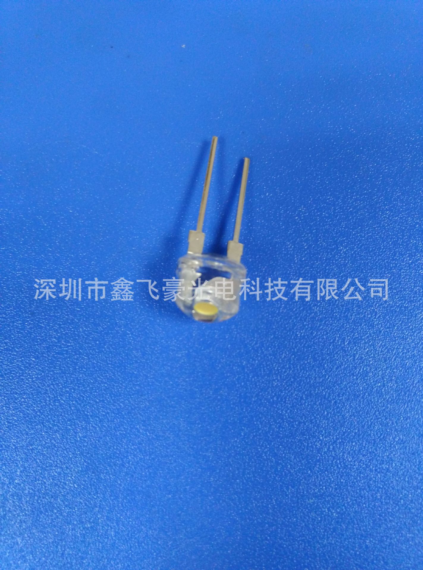 Shenzhen factory directly supply F8/8mm straw hat warm white light 0.5W direct plug large bracket LED light emitting diode