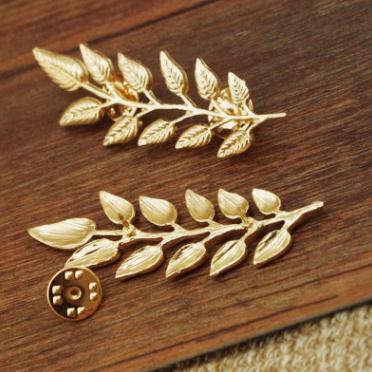 Popular Gold and Silver Tree Leaf Jewelry Men's and Women's Brooch Shirt Sweater Collar Pin Collar Button Retail Wholesale F009