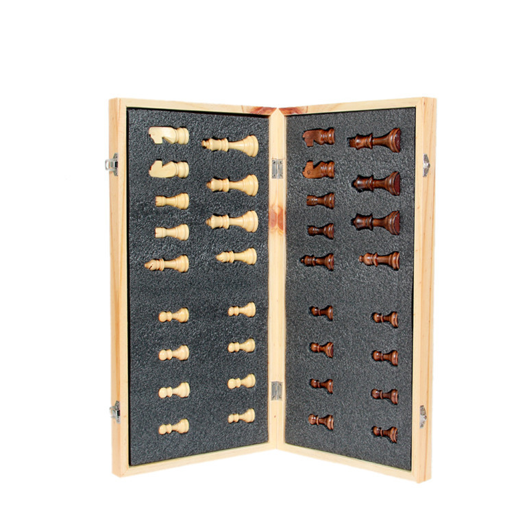 Factory Direct wooden chess natural log environmental protection paint workmanship refined with magnetic color box