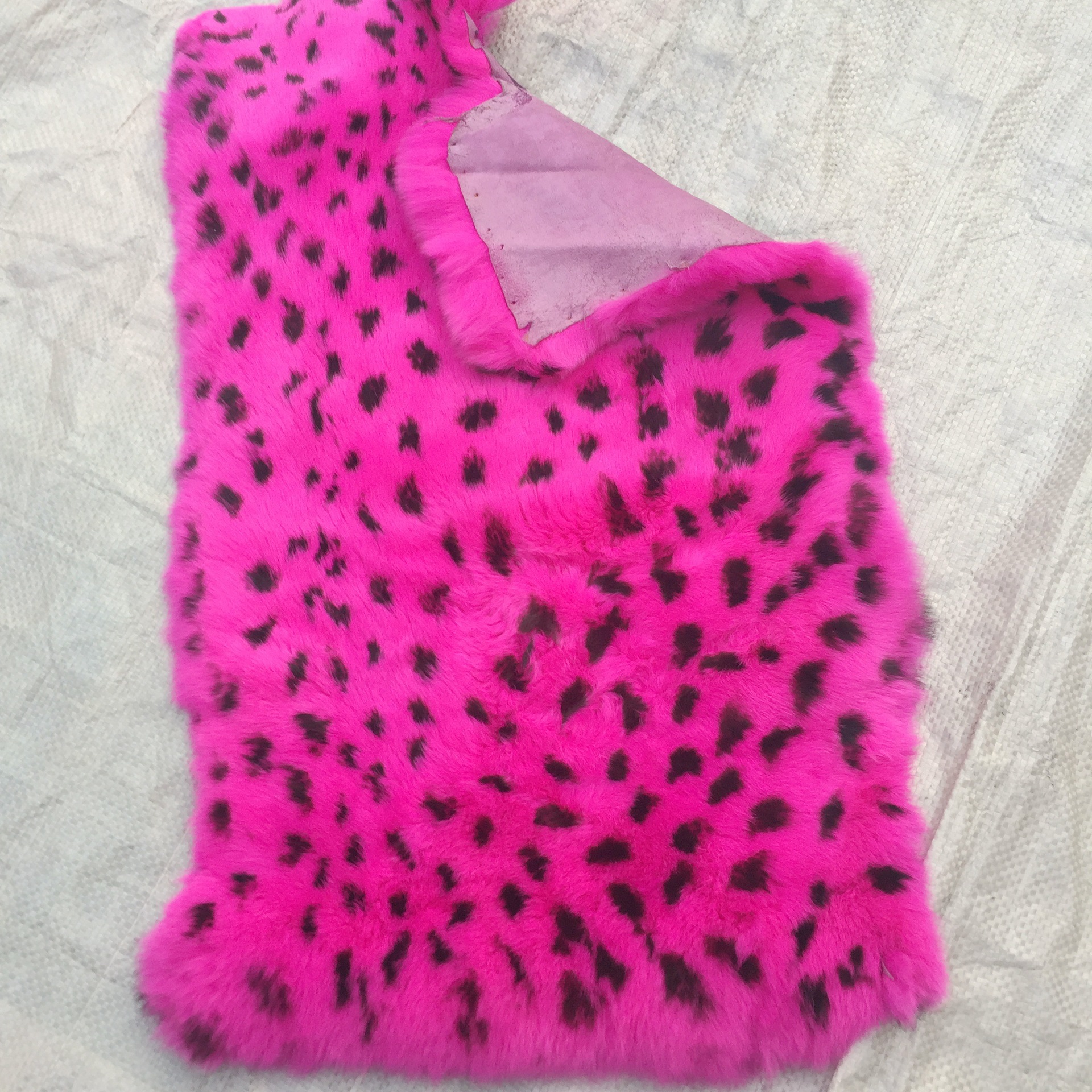 Winter rex rabbit fur whole skin raw material DIY mobile phone shell perfume holder large rabbit fur manufacturers wholesale