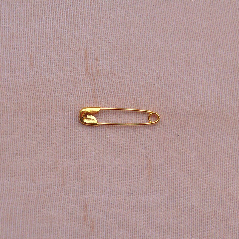 Manufacturer Supplies Ready-Made Environmentally Friendly Copper and Iron Seagull Brand Ordinary Pins for Clothing Tags