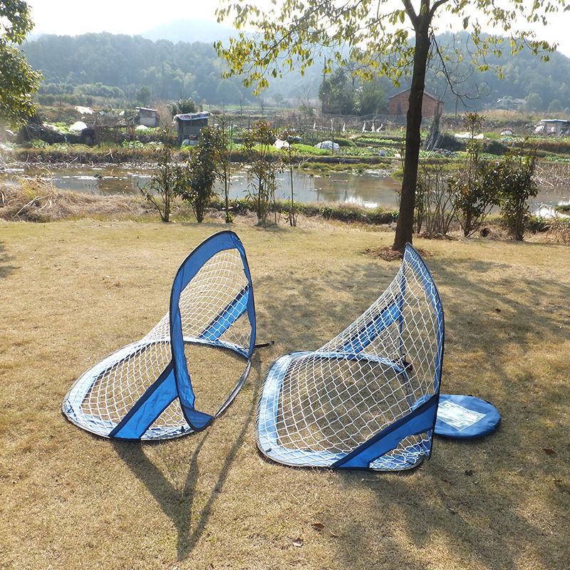 Source manufacturers portable foldable storage quick-opening large grid football door children's sports toys parent-child games