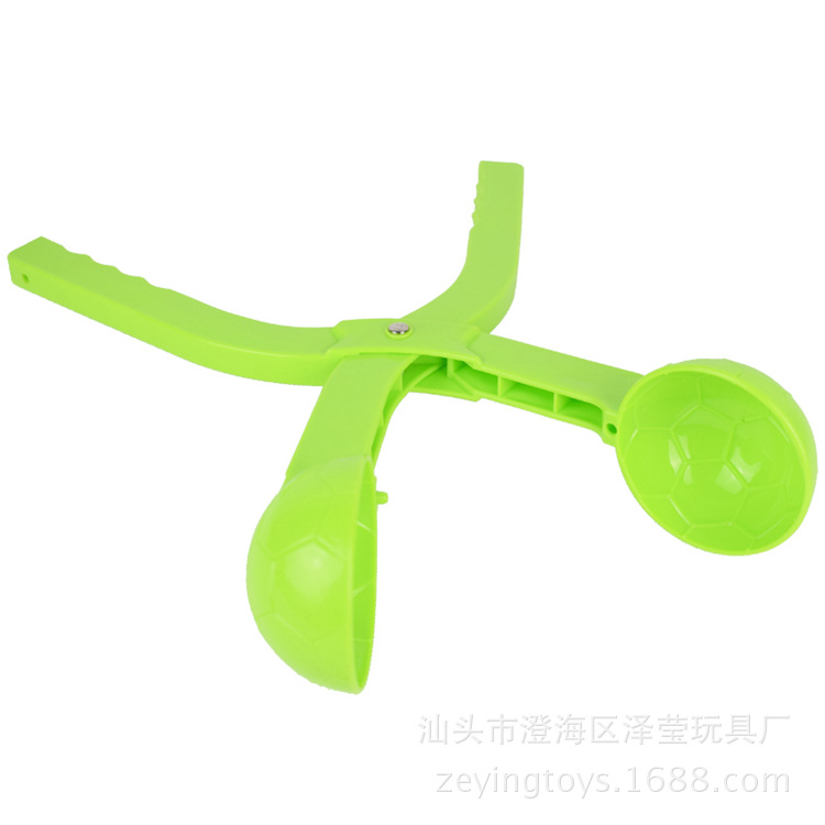 New upgraded football snowball clip toy thickened snow clip with rivet children's snow playing tool