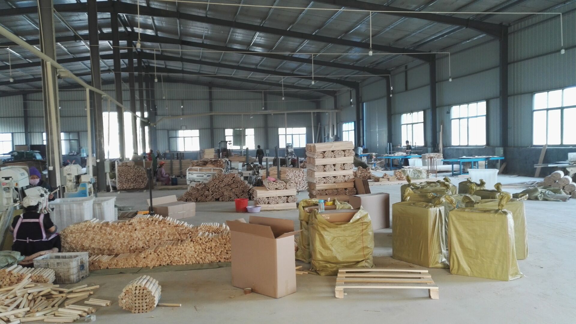 Cao County Shunyi large wholesale small stick furniture round stick pine stick stick stick size optional price concessions