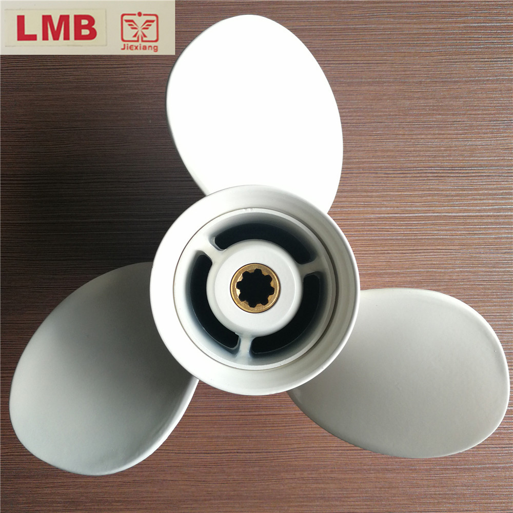 Винт для подвесного мотора 9.9/15ЛС. Трехлопастной алюминиевый винт