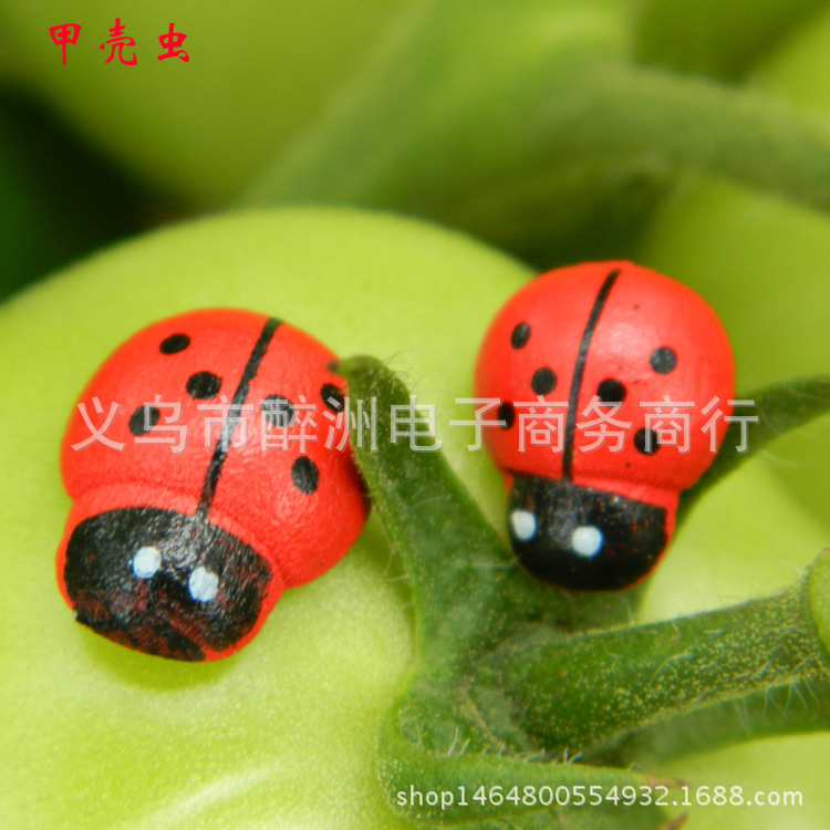 Factory Direct creative seven-star ladybug wooden beetle micro landscape cartoon wooden animal color ornaments
