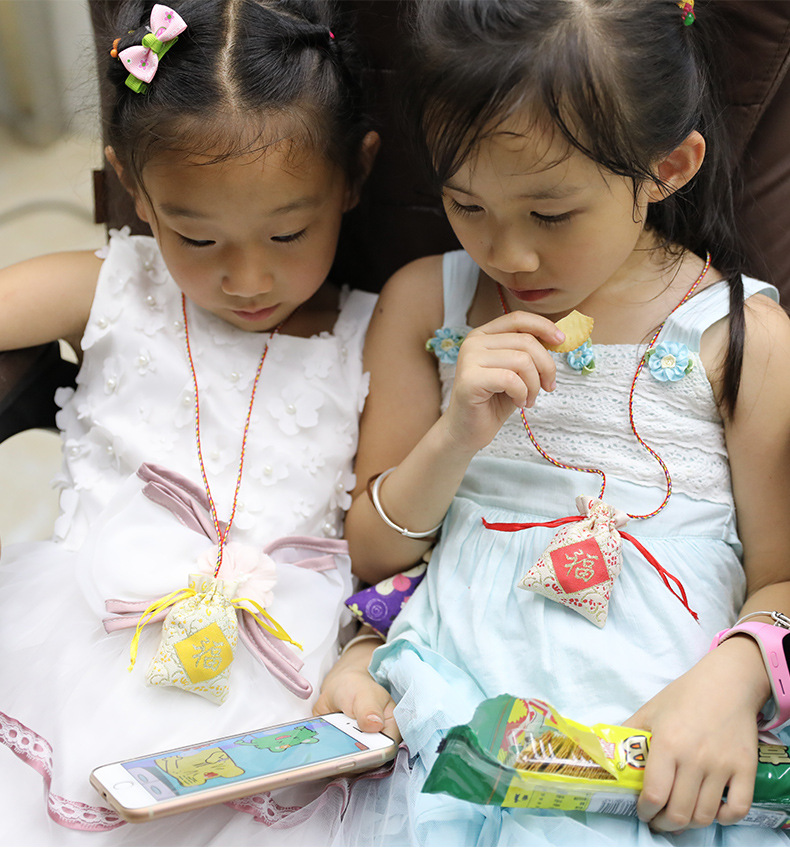 Factory wholesale Ping An Fuxiang bag neck long rope sachet wormwood leaves Yushou children colorful rope sachet bag