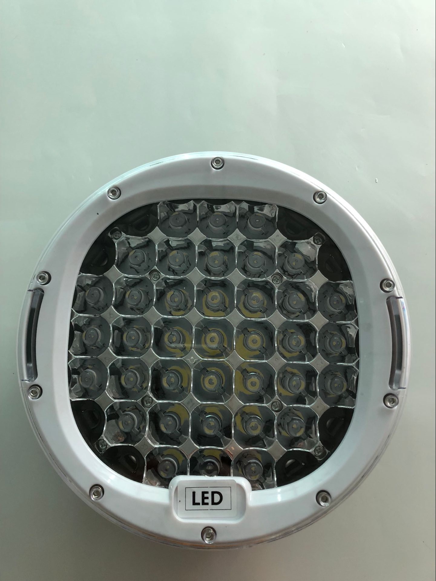 Прямые продажи с завода 9-дюймовый автомобильный светодиодный рабочий свет 225W круглый рабочий свет для внедорожников, строительный свет, прожектор