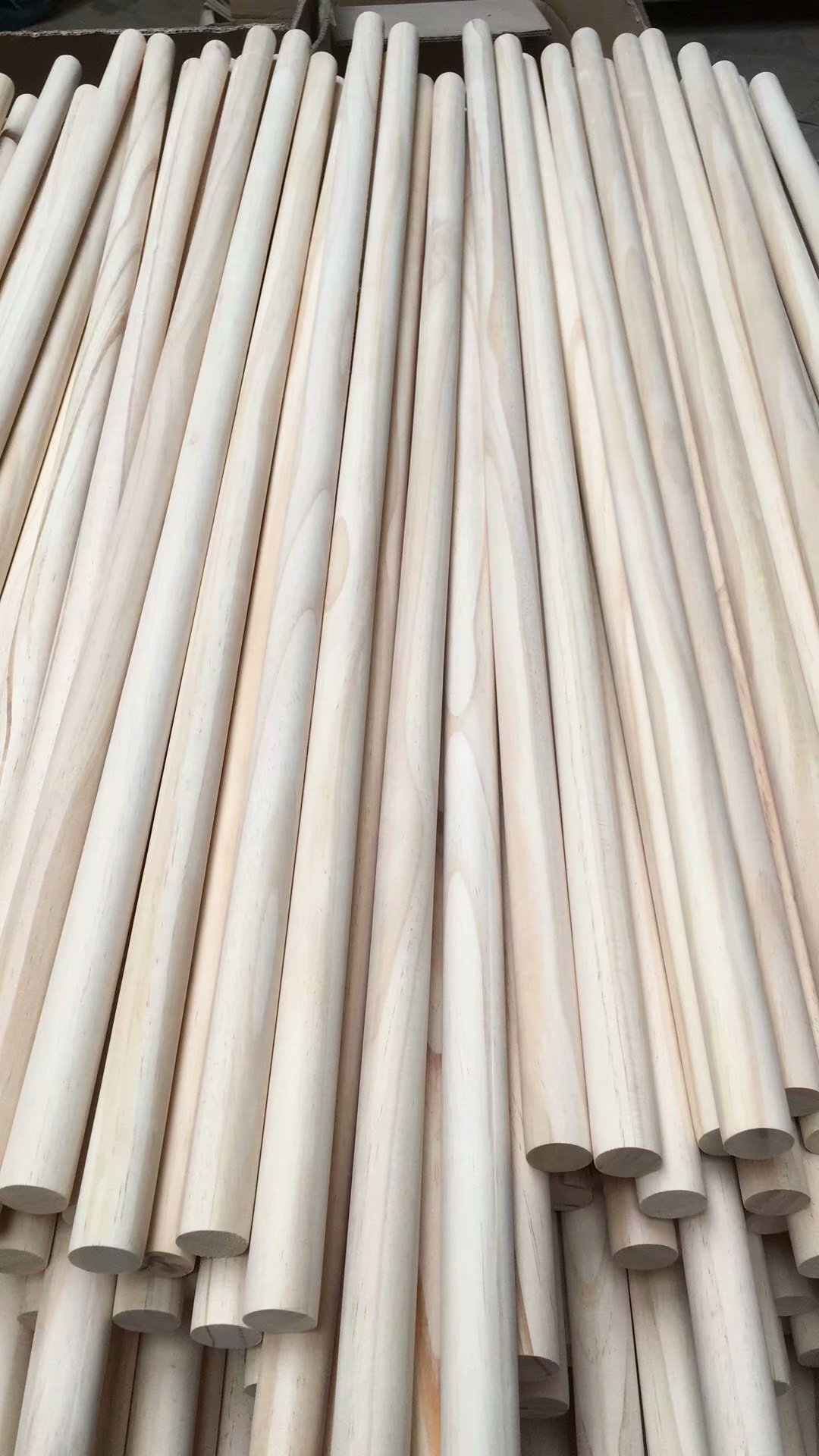 Factory direct high quality round wood stick pine stick tent bracket umbrella pole small wooden stick can specify the length