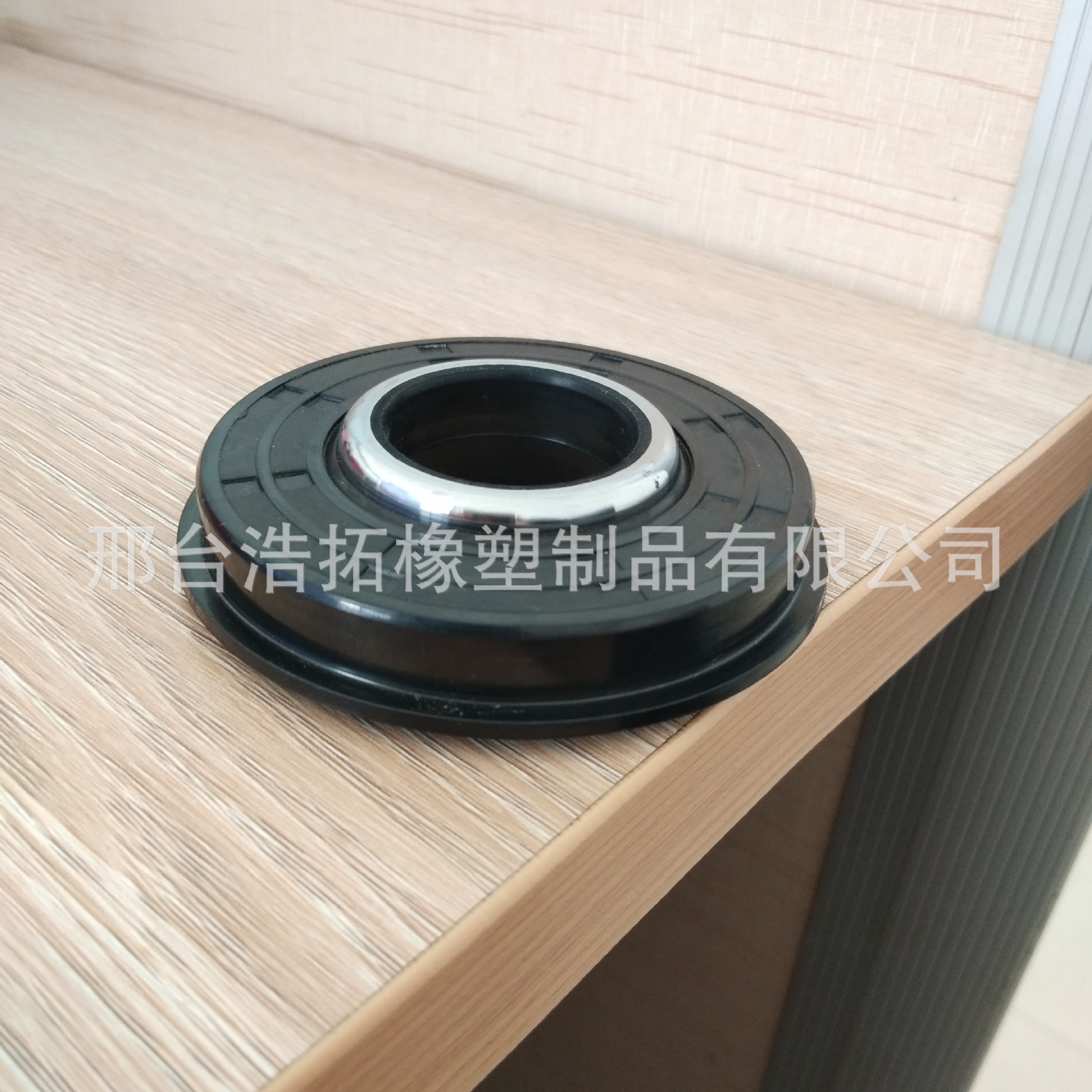Supporting wheel oil seal guide wheel oil seal MC30 * 72*12/17.5 thickened inner core combination Oil Seal