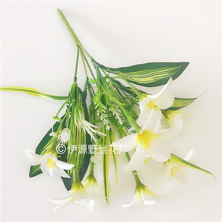 Simulation 10 head Lily perfume lily artificial flower Tiger Orchid artificial flower wholesale silk flower living room decoration wedding