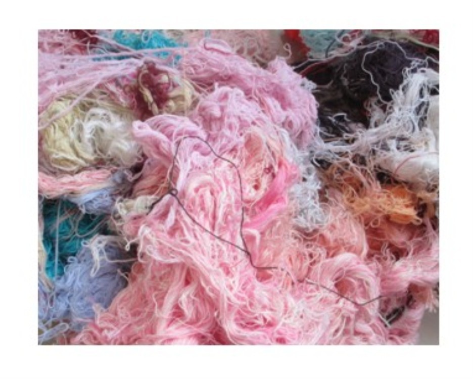 Manufacturer of Cotton Yarn and Cotton Silk Waste Thread Absorbs Water and Oil, White Colorfuled Cotton Fiber