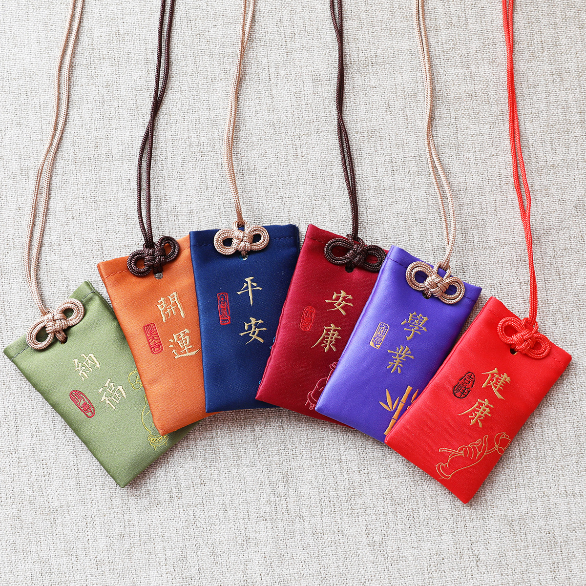 Оптовая продажа, мешок с благословением, мешок с сандаловым деревом, подвеска для автомобиля, храм, индивидуальный мешок для шеи, знак мира, королевское саше