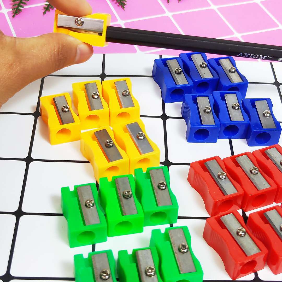 Elementary School student mini pencil sharpener plastic single hole rectangular pencil sharpener kindergarten stationery supplies pencil sharpener wholesale