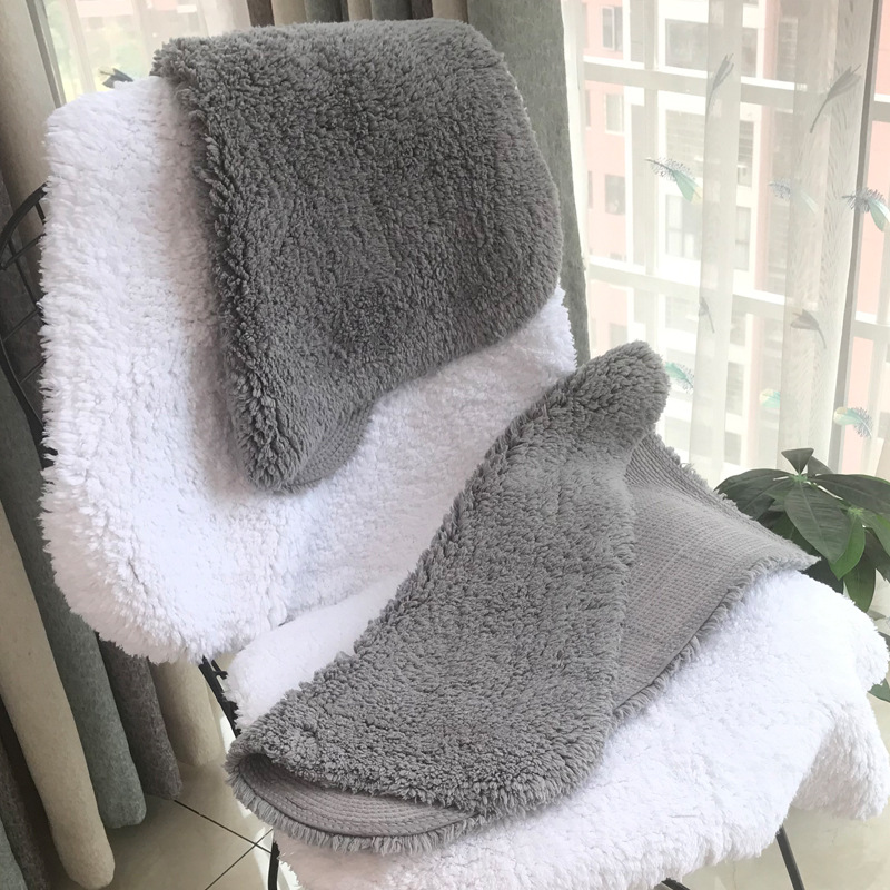 Five-star hotel bathroom long wool floor mat thickened cotton floor towel not easy to slip absorbent bathroom entrance step mat