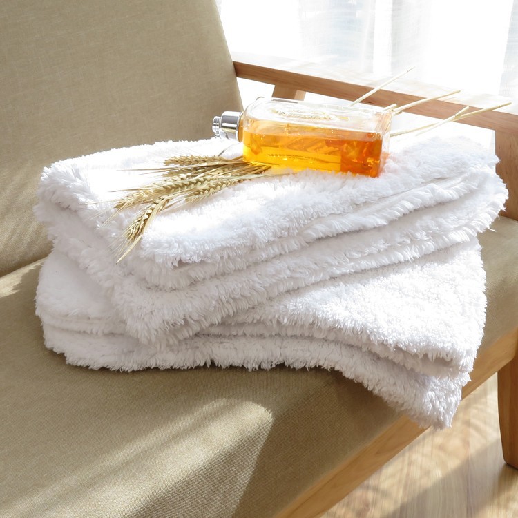 Five-star hotel bathroom long wool floor mat thickened cotton floor towel not easy to slip absorbent bathroom entrance step mat