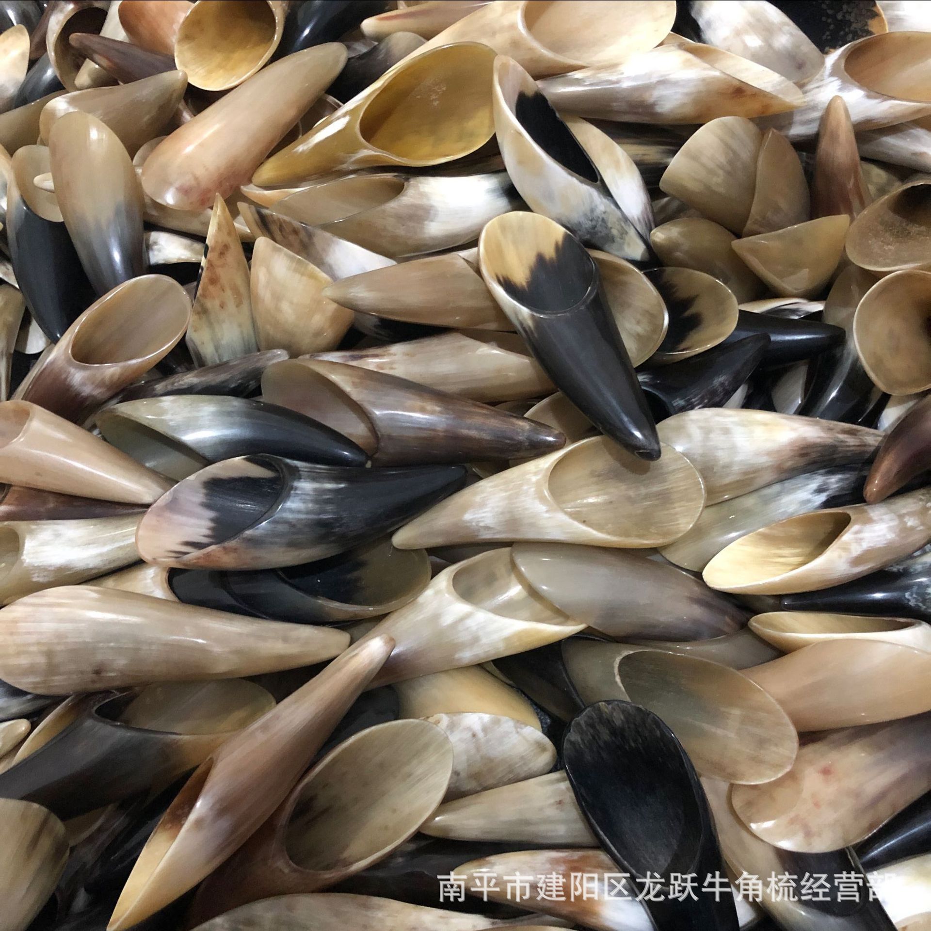 Horn scraping barrel barrel 16 to 18cm scraping plate massage plate tea spoon hollow tendon massage plantar stick