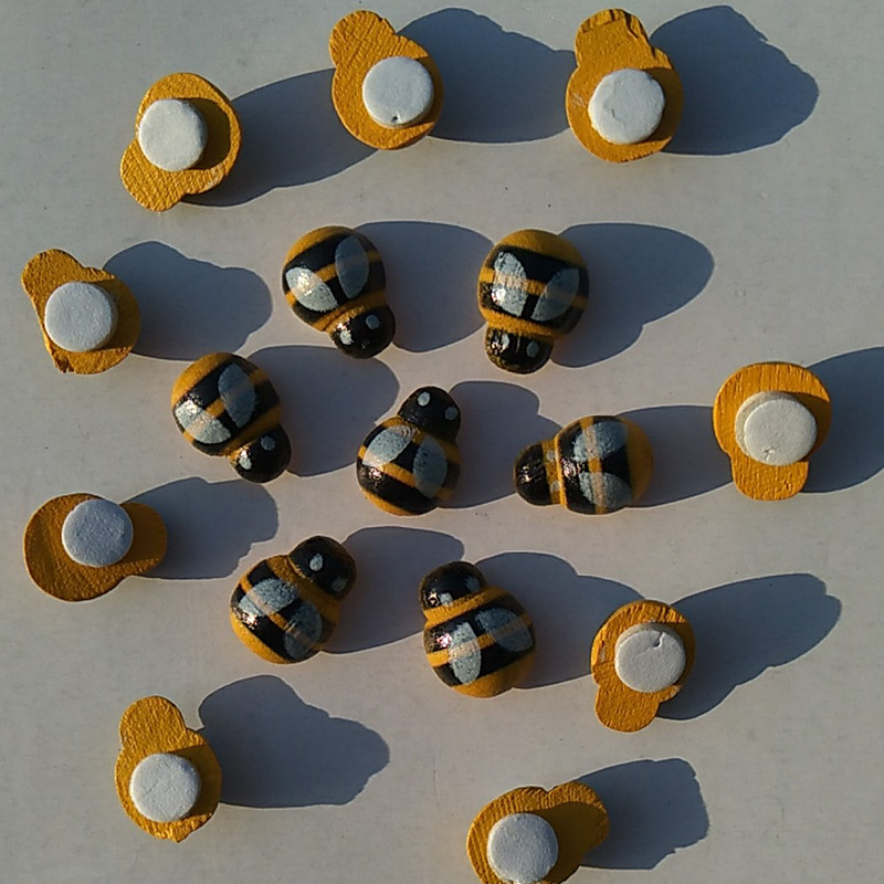 Wholesale Mini Little Bee Micro Landscape Mini Little Bee Wooden Little Bee