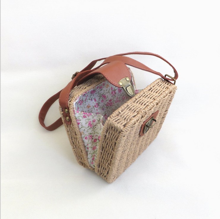 Summer New Beach Straw Bag Seaside Leisure Vacation Small Square Bag Woven Women's Bag Rattan Bag Shoulder Crossbody Bag