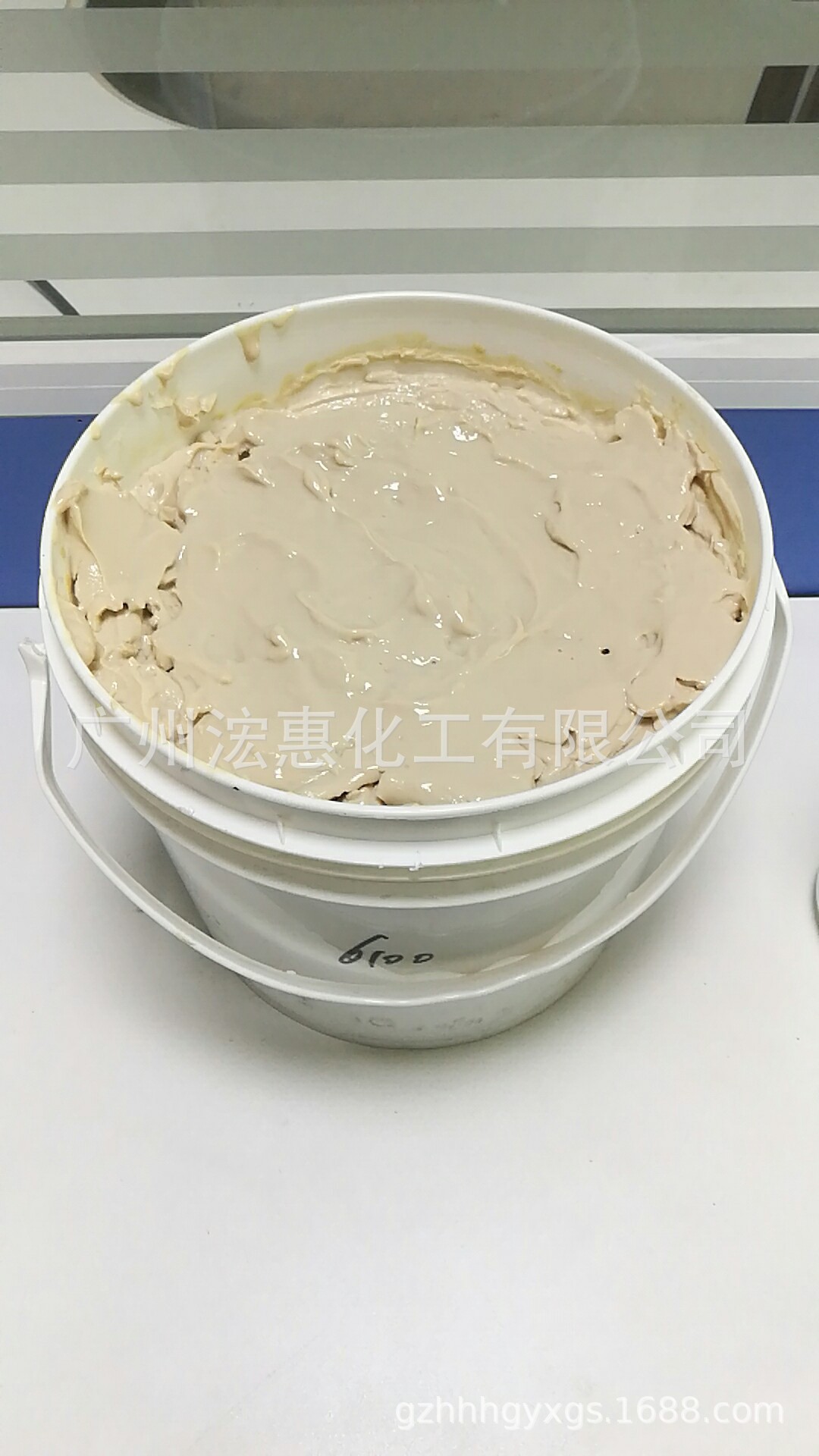 Factory Direct batch of colourless medium light shoes cream feeling heavy wax feeling strong high quality shoes factory shoe milk/easy to polish