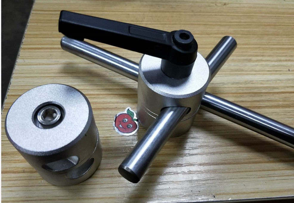 Optical axis 360-degree rotating bracket multi-angle rotating bracket quick locking 360-degree rotating clip universal cross connection