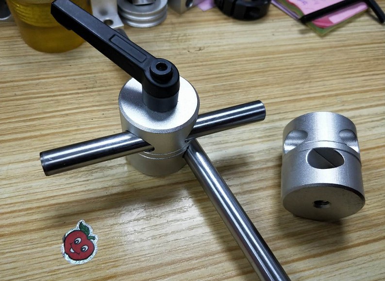 Optical axis 360-degree rotating bracket multi-angle rotating bracket quick locking 360-degree rotating clip universal cross connection