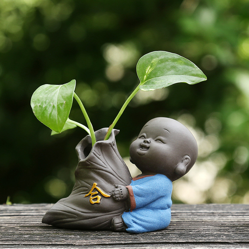 Miniature Hydroponic Tea Pet Ornament for Monks, Suitable for Tea Tables, Tea Sets, and Small Flower Vases, Made of Purple Clay for Attracting Wealth