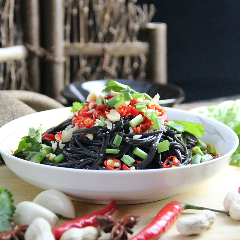 Factory direct sale of deep mountain treasure hot pot vermicelli 200 g/bag handmade fern root powder fine powder flower armor scallop vermicelli cold mix