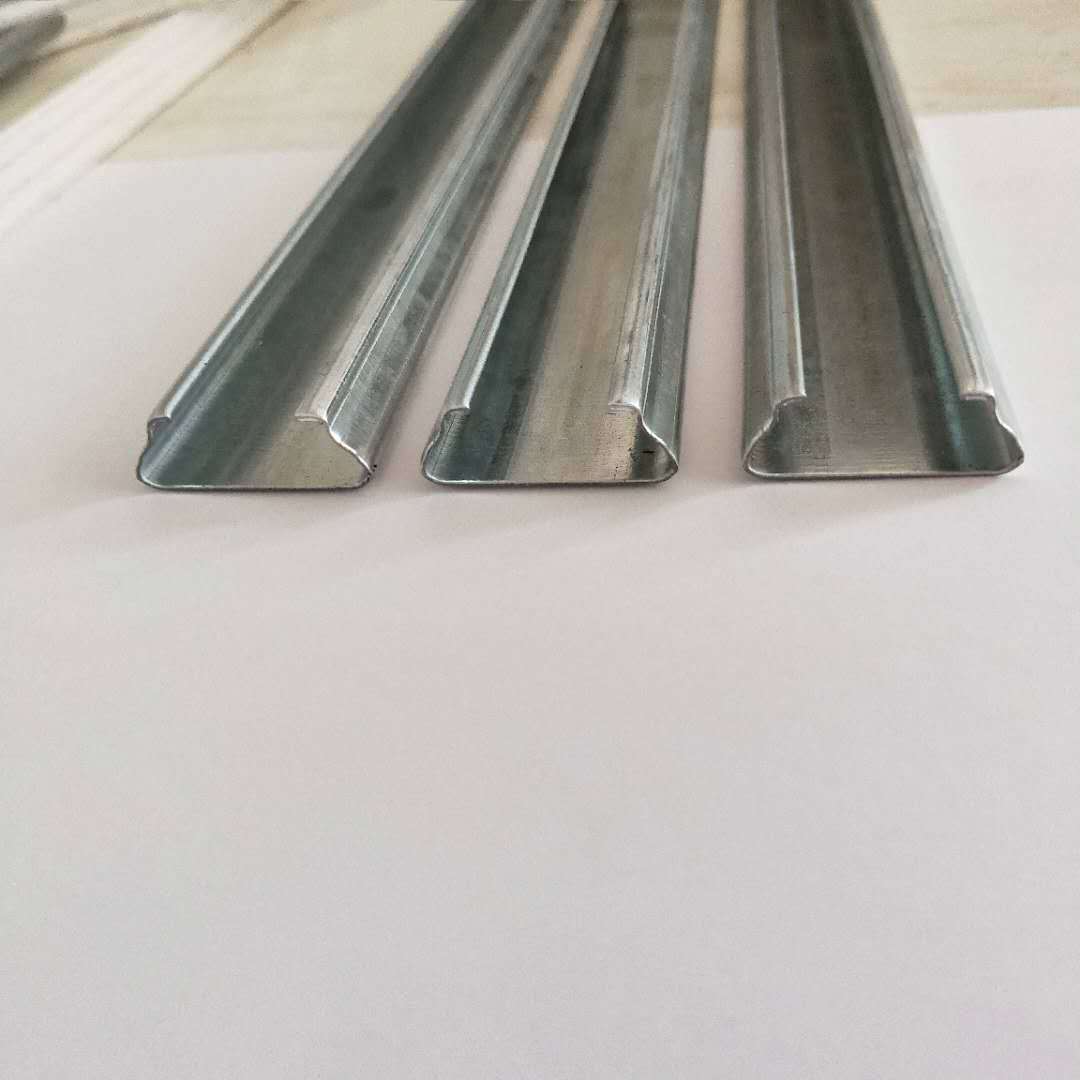 Greenhouse accessories hot dip galvanized film plastic film windproof greenhouse slot clamp spring 0.7mm