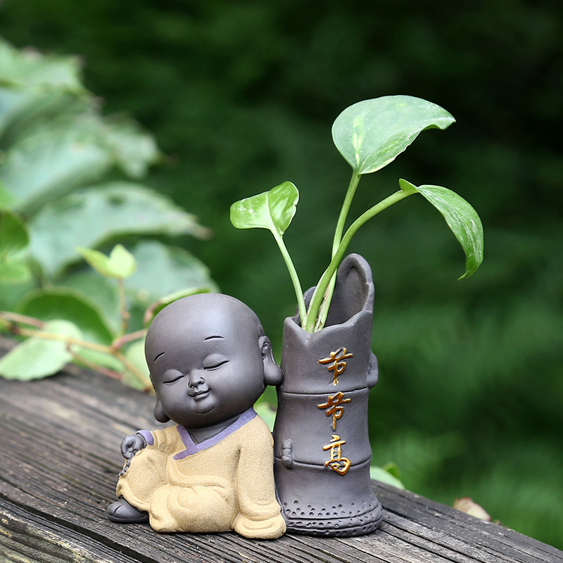 Miniature Hydroponic Tea Pet Ornament for Monks, Suitable for Tea Tables, Tea Sets, and Small Flower Vases, Made of Purple Clay for Attracting Wealth