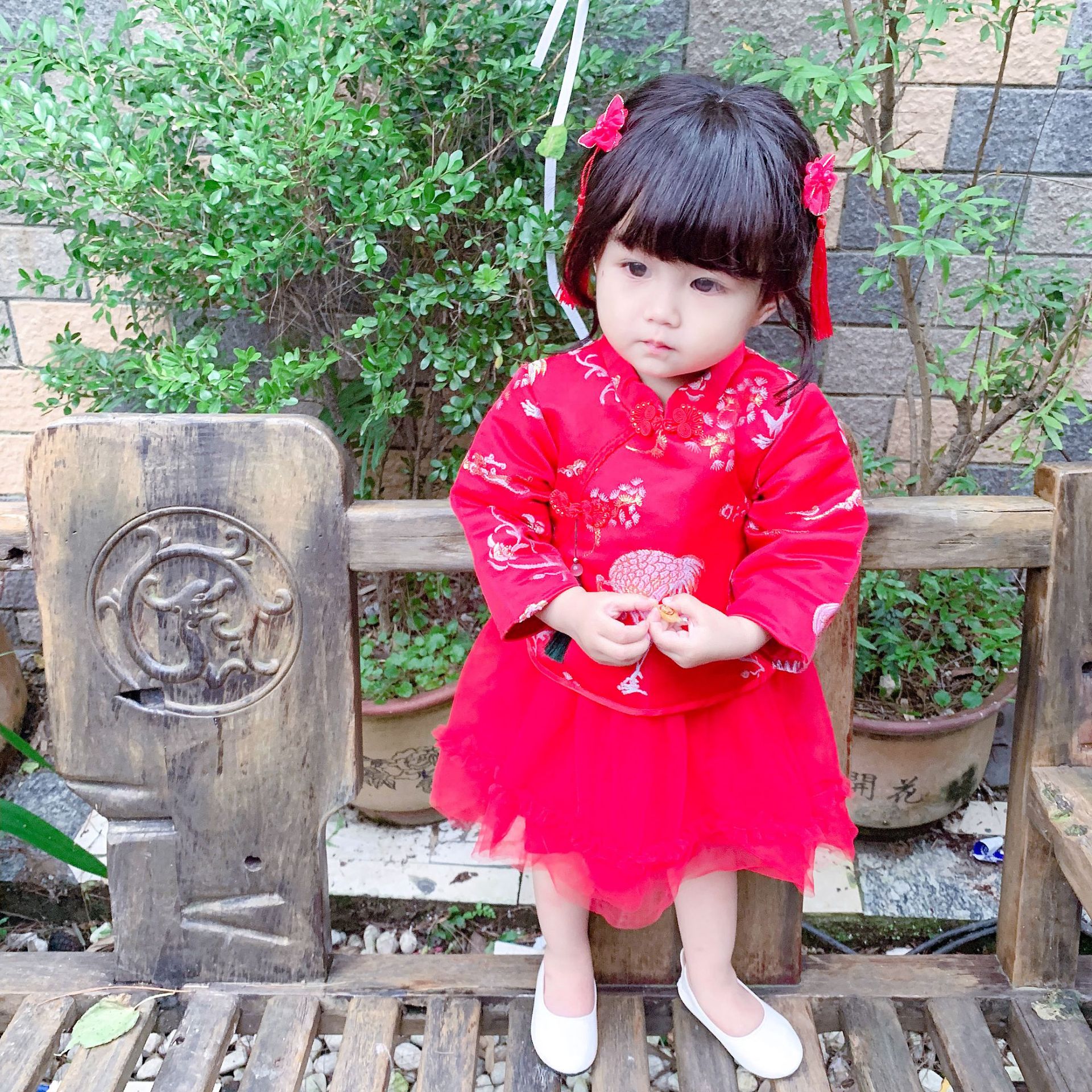 Autumn and winter 2020 0-3 years old children's girls Chinese style festive red-crowned crane embroidered long-sleeved cheongsam Tang dress