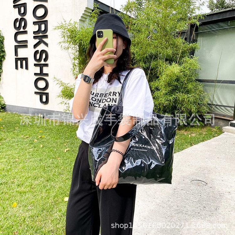 Factory customized portable women's bag large capacity transparent PVC jelly bag beach travel Street shooting shoulder tote bag