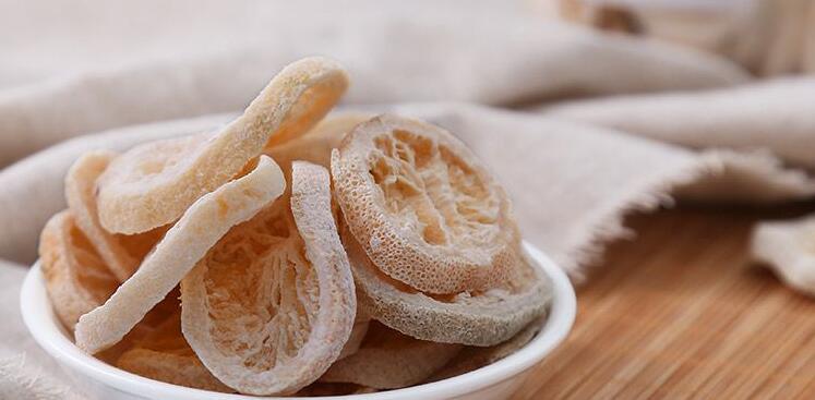 Nine-made salty lemon slices sour and salty lemon dried pickled water Tea salted lemon dried slices snack