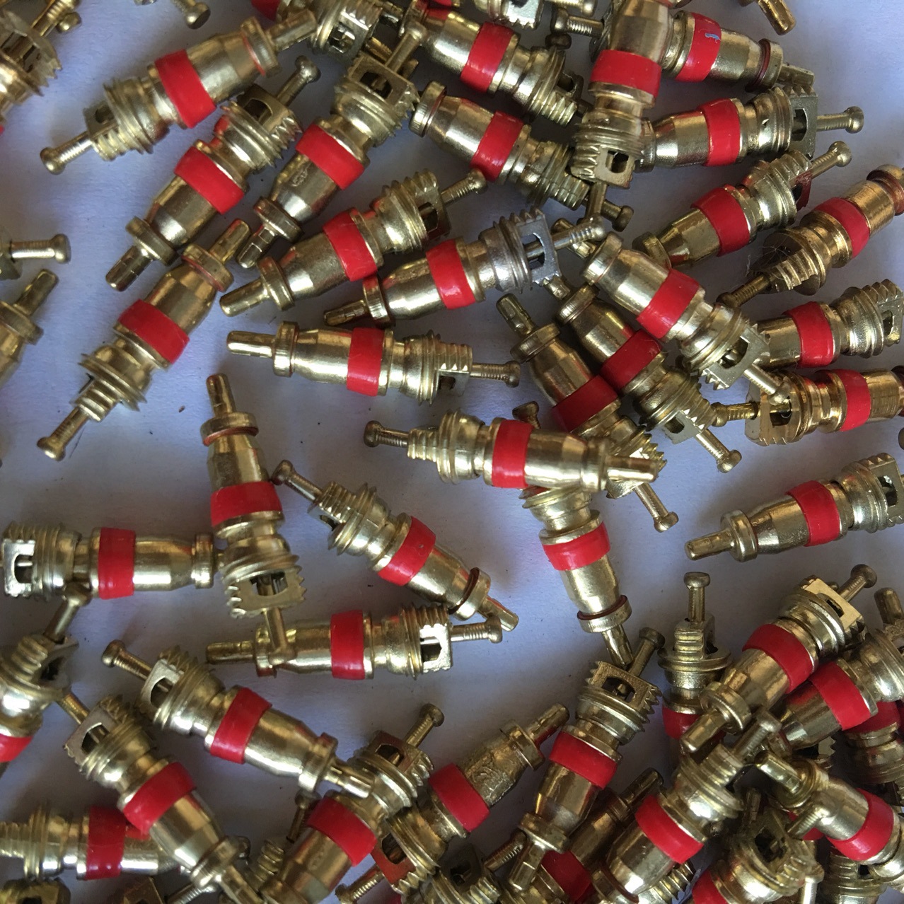 Manufacturers supply car tire zinc alloy yellow valve core, battery car, motorcycle valve core