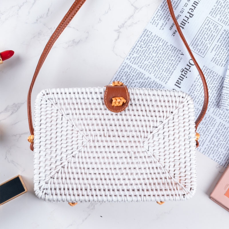 Vietnam rattan hand-woven bag shoulder diagonal beach Women's bag round small wind incense leisure travel Women's bag wholesale