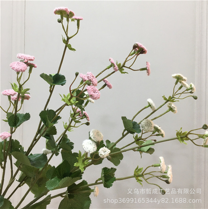 Искусственные снежинки и малина для декора в гостиной и спальне