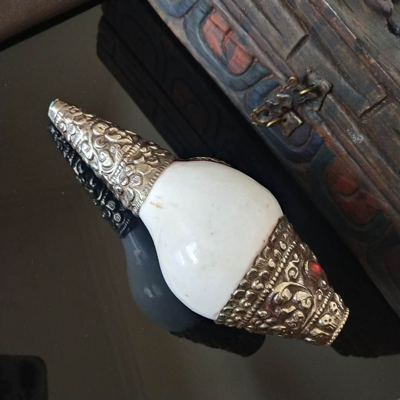 Xizang ornaments play French conch Xizang silver white copper gem Nepalese handicraft Auspicious Eight Treasures decoration ornaments