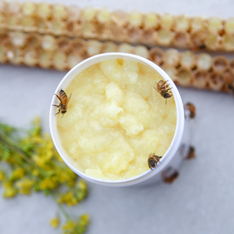 Пчелиная ферма, 500 г бутылка свежего маточного молочка