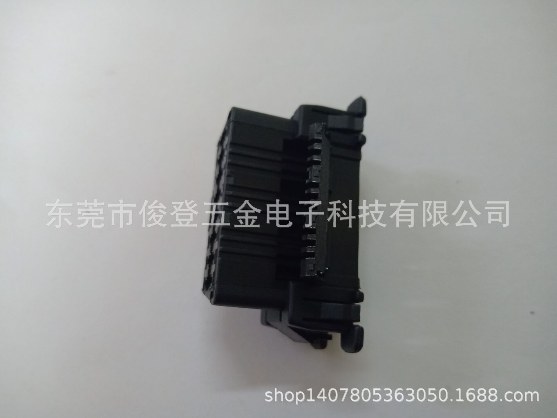 Manufacturer sells OBD2 female head, suitable for Toyota and Nissan cars