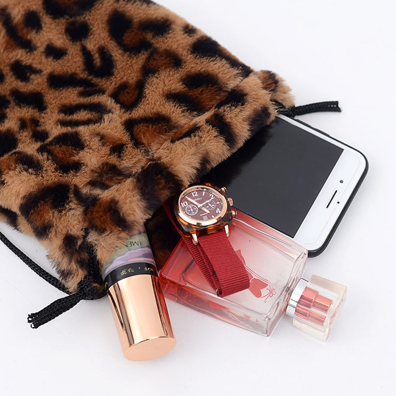 2019 autumn and winter New leopard print fur bucket women's bag personality creative niche single shoulder diagonal fashion handbag