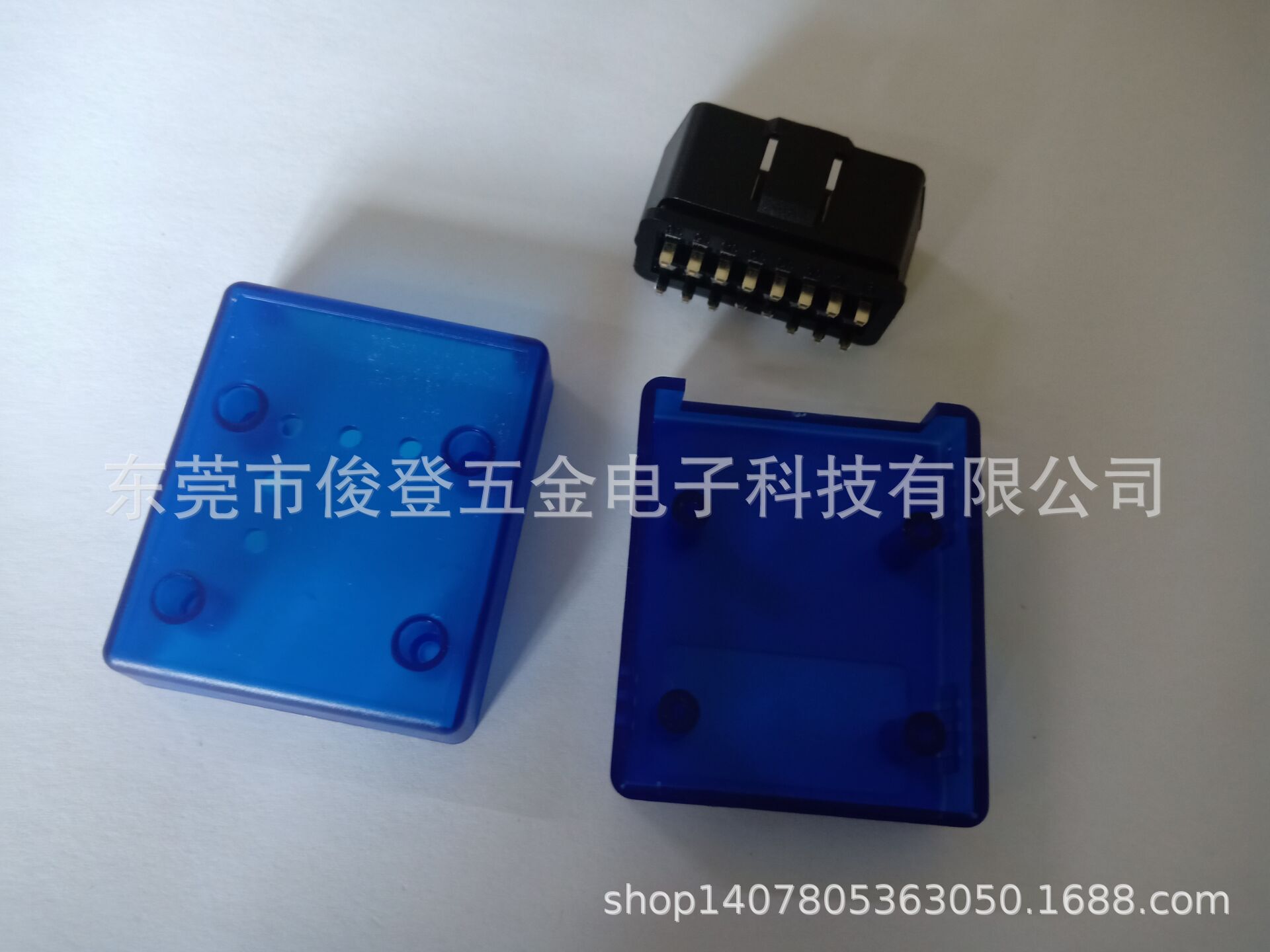 Manufacturer sells OBD2 shell for ELM327 Bluetooth and GPS