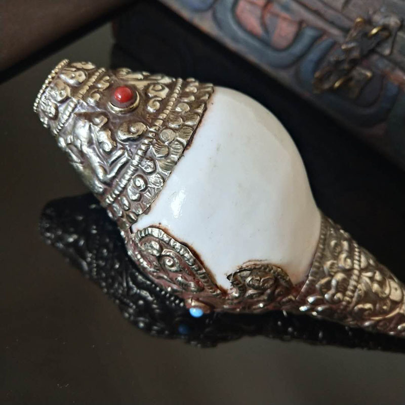 Xizang ornaments play French conch Xizang silver white copper gem Nepalese handicraft Auspicious Eight Treasures decoration ornaments